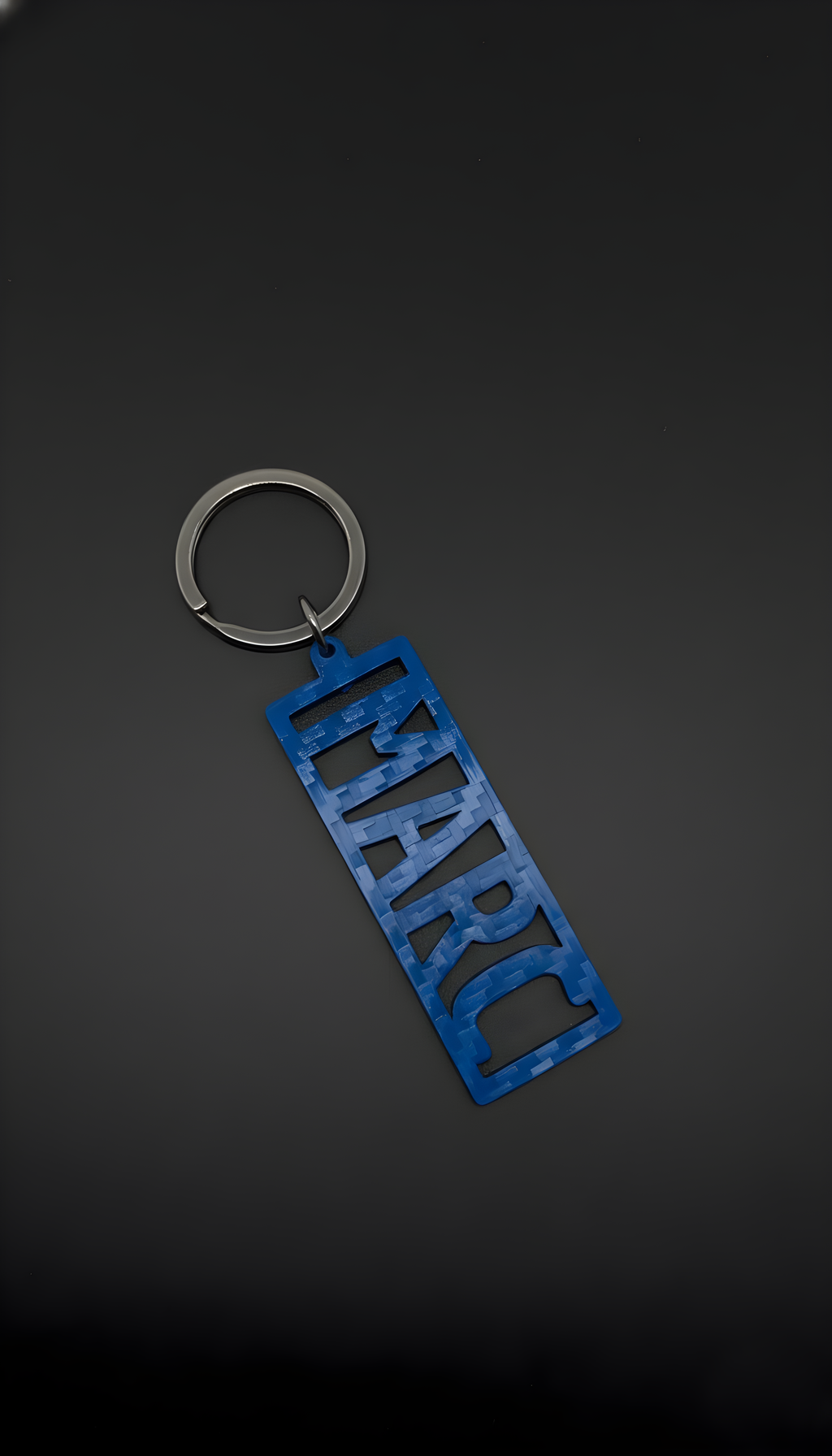 Llavero con Nombre Personalizado, estilo fibra de carbono.